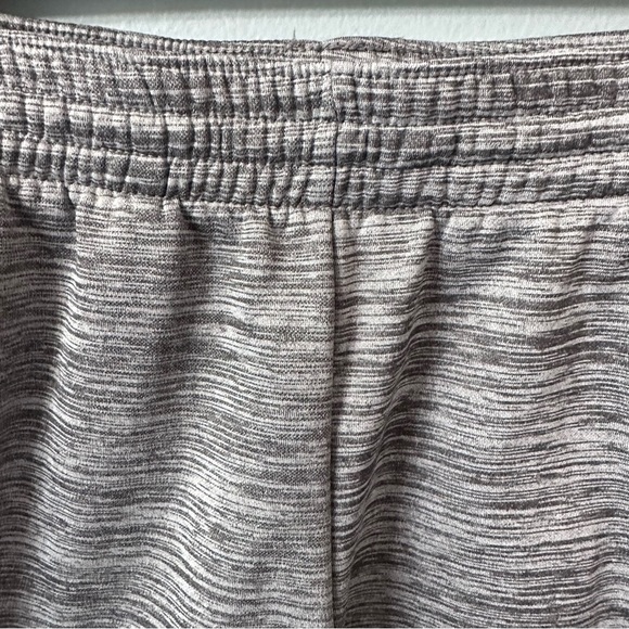 Nike Youth Size Medium Grey Joggers with Drawstrings & Mesh Lined Pockets - Picture 3 of 8